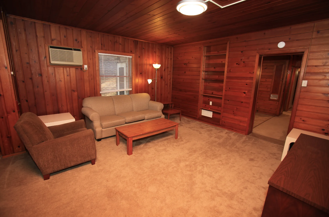 507-4 living room